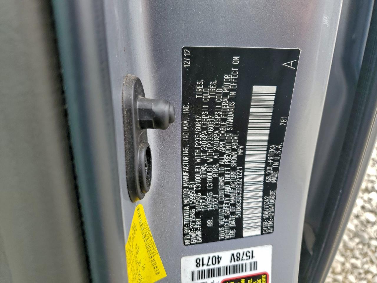 2013 TOYOTA SIENNA LE photo 13