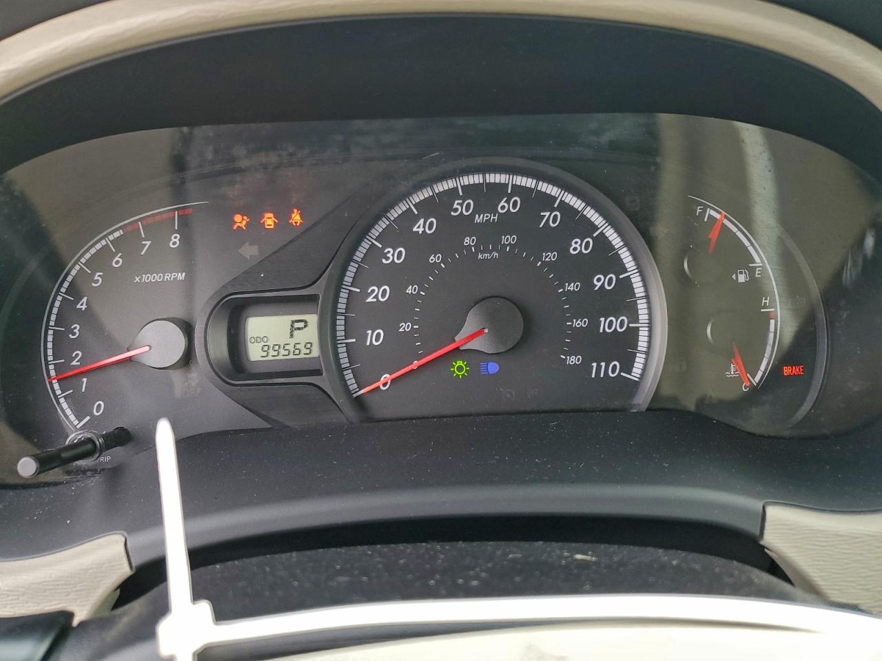 2013 TOYOTA SIENNA LE photo 9
