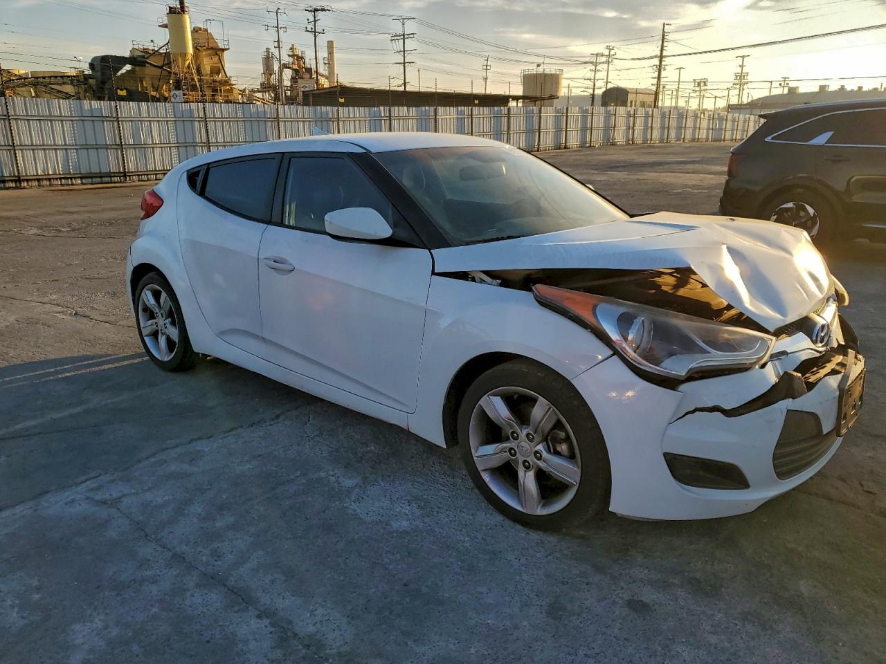 2015 HYUNDAI VELOSTER photo 7