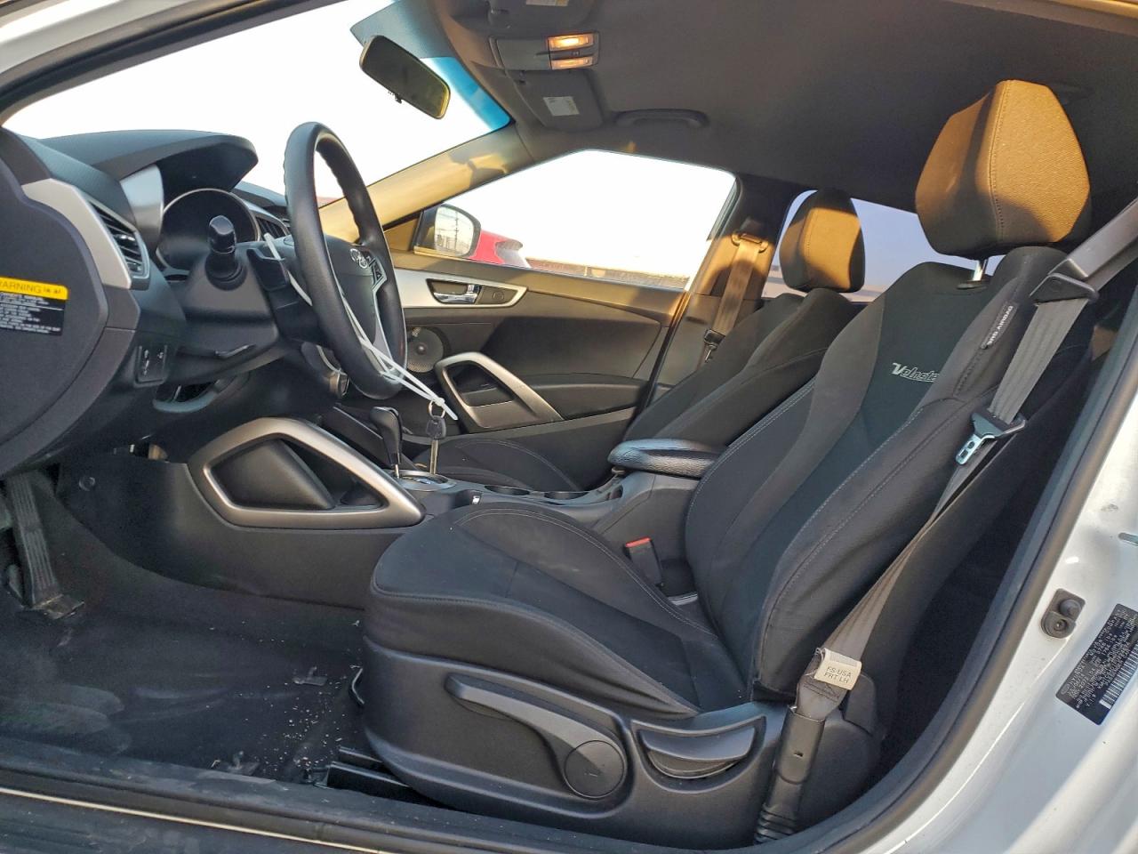 2015 HYUNDAI VELOSTER photo 13