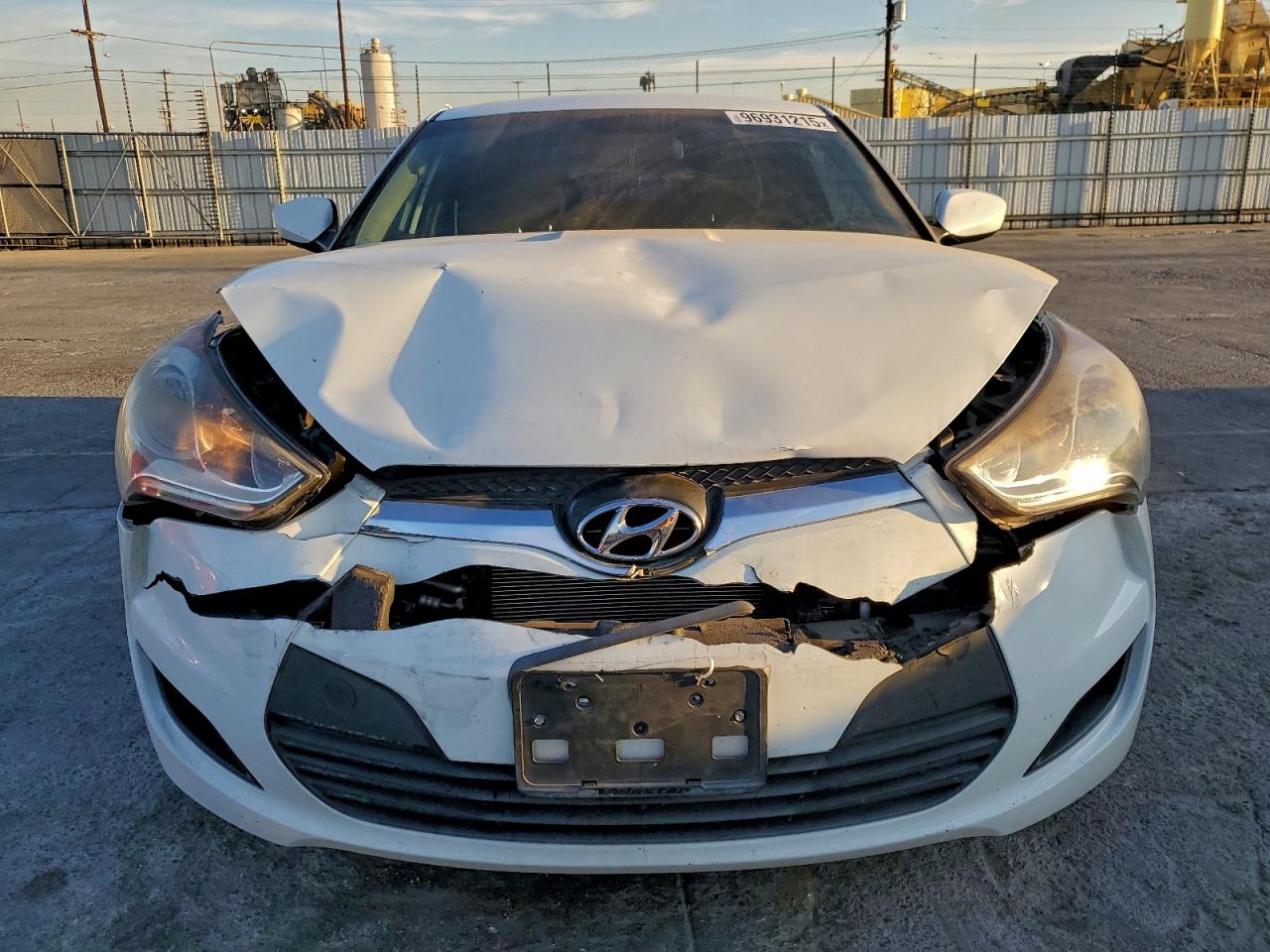 2015 HYUNDAI VELOSTER photo 9