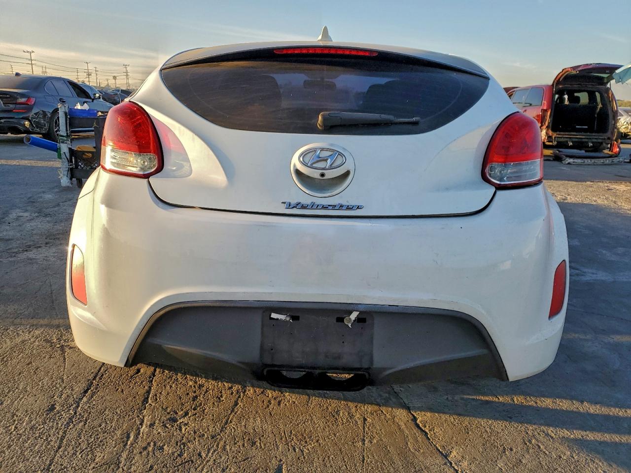 2015 HYUNDAI VELOSTER photo 11