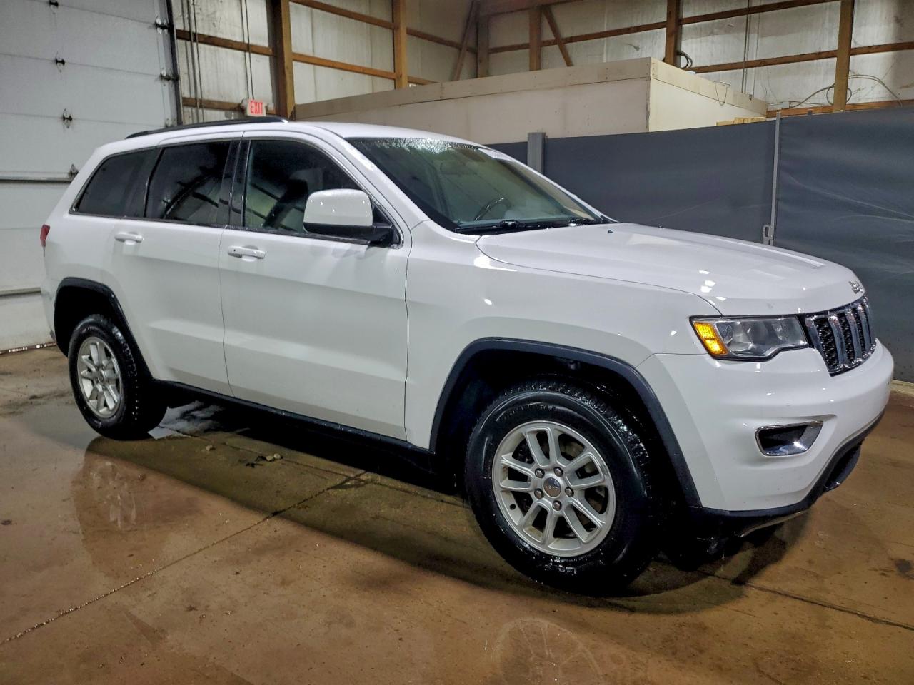 2019 JEEP GRAND CHEROKEE LAREDO photo 4