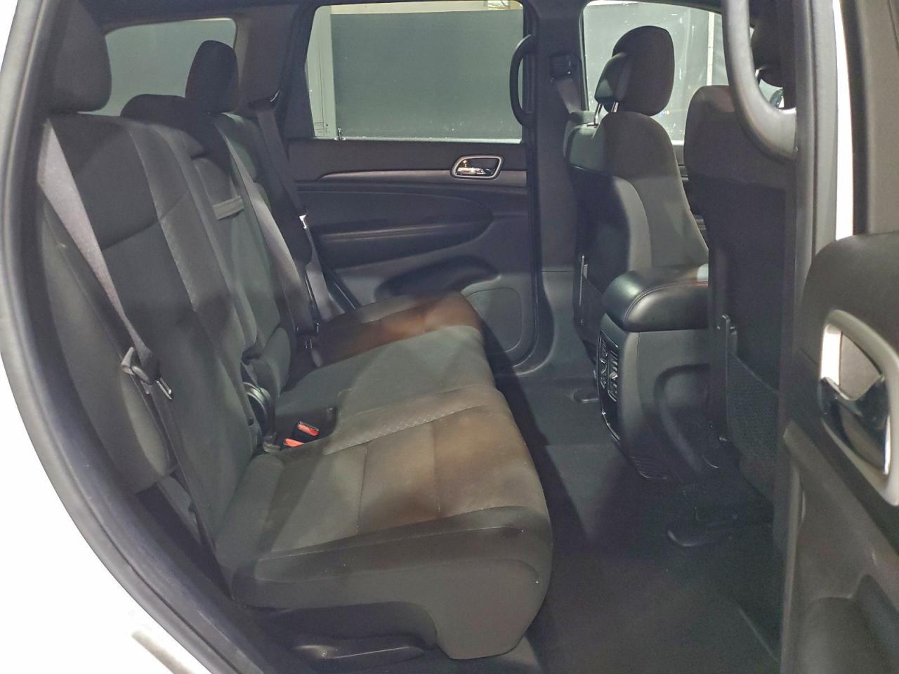 2019 JEEP GRAND CHEROKEE LAREDO photo 11