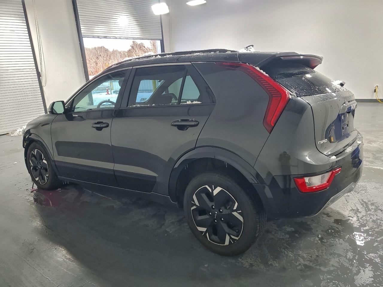 2024 KIA NIRO WIND photo 2