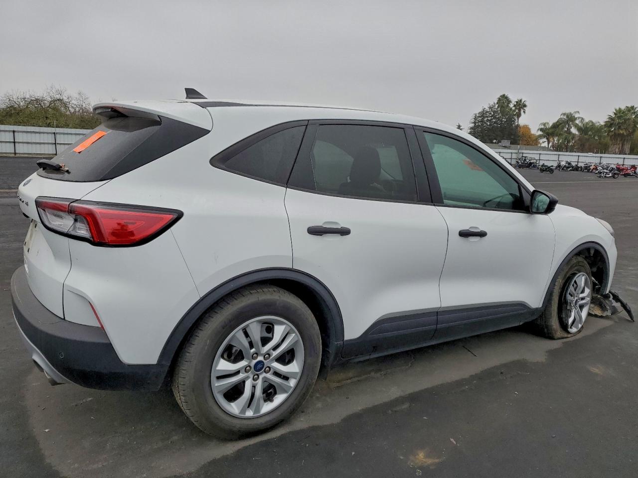 2022 FORD ESCAPE S photo 3