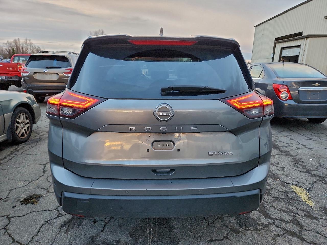 2024 NISSAN ROGUE SV photo 6
