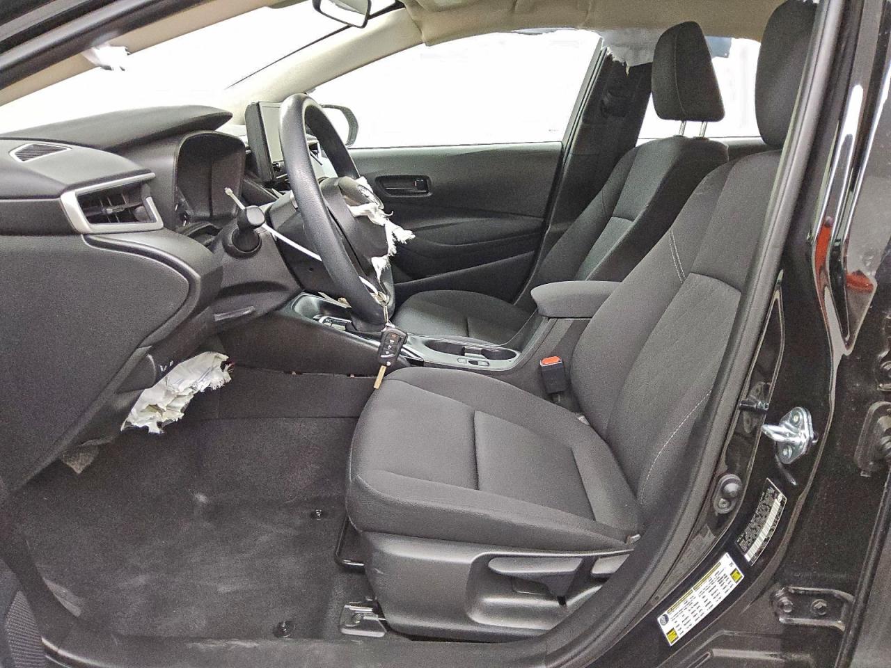 2025 TOYOTA COROLLA LE photo 7