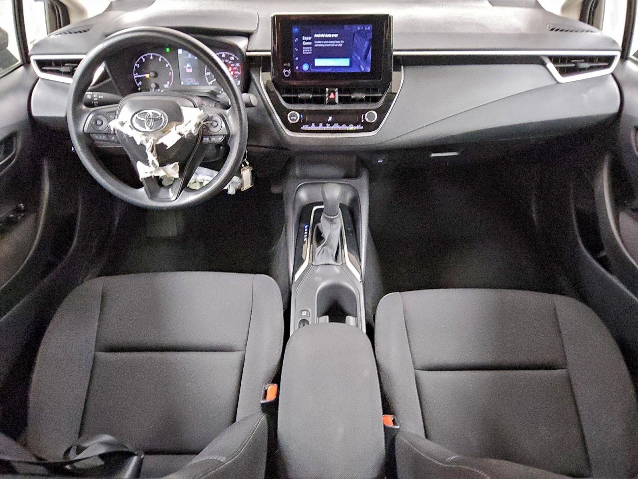2025 TOYOTA COROLLA LE photo 8