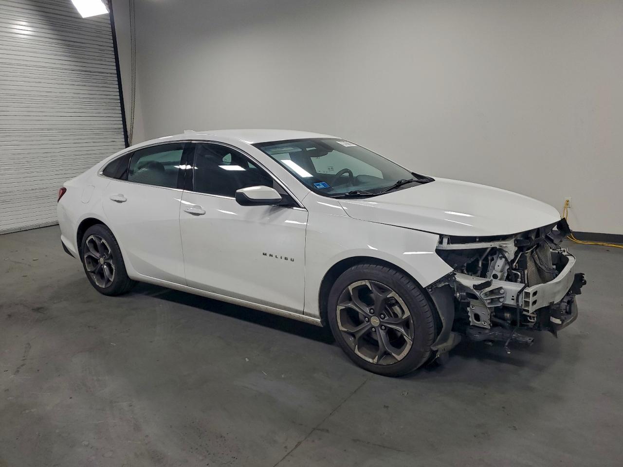 2022 CHEVROLET MALIBU LT photo 4