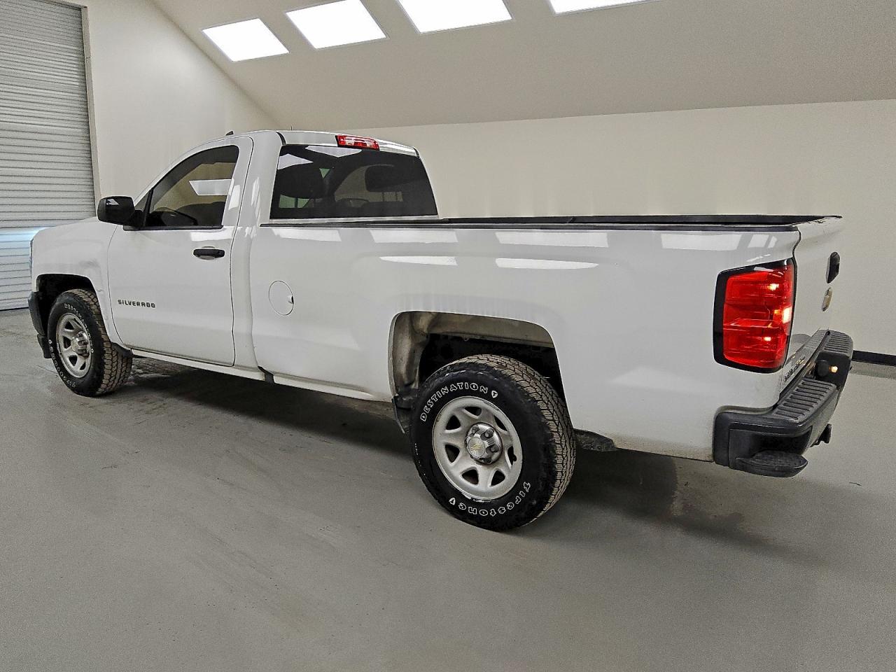 2017 CHEVROLET SILVERADO C1500 photo 2