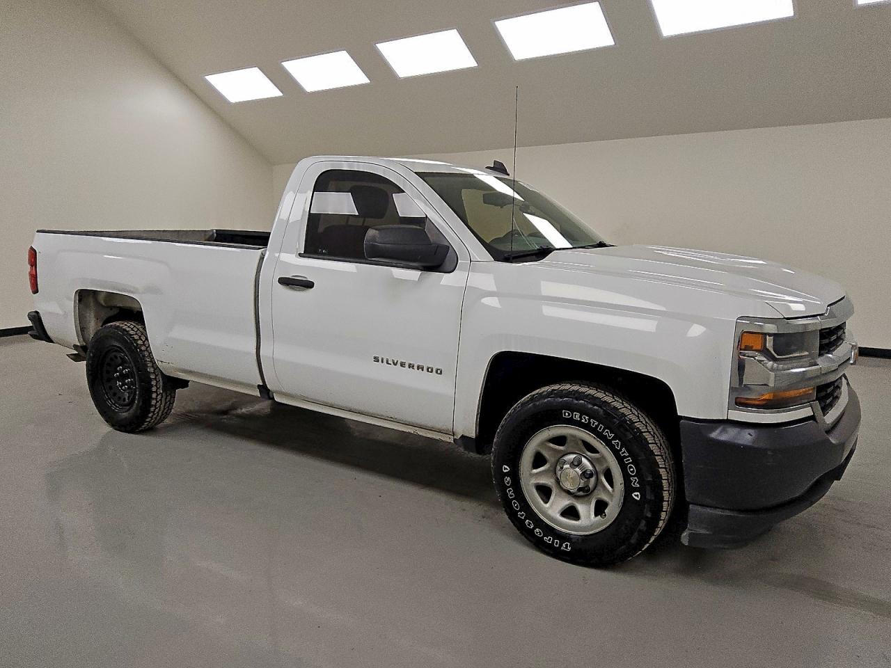2017 CHEVROLET SILVERADO C1500 photo 4