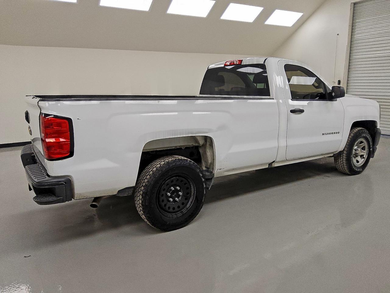 2017 CHEVROLET SILVERADO C1500 photo 3