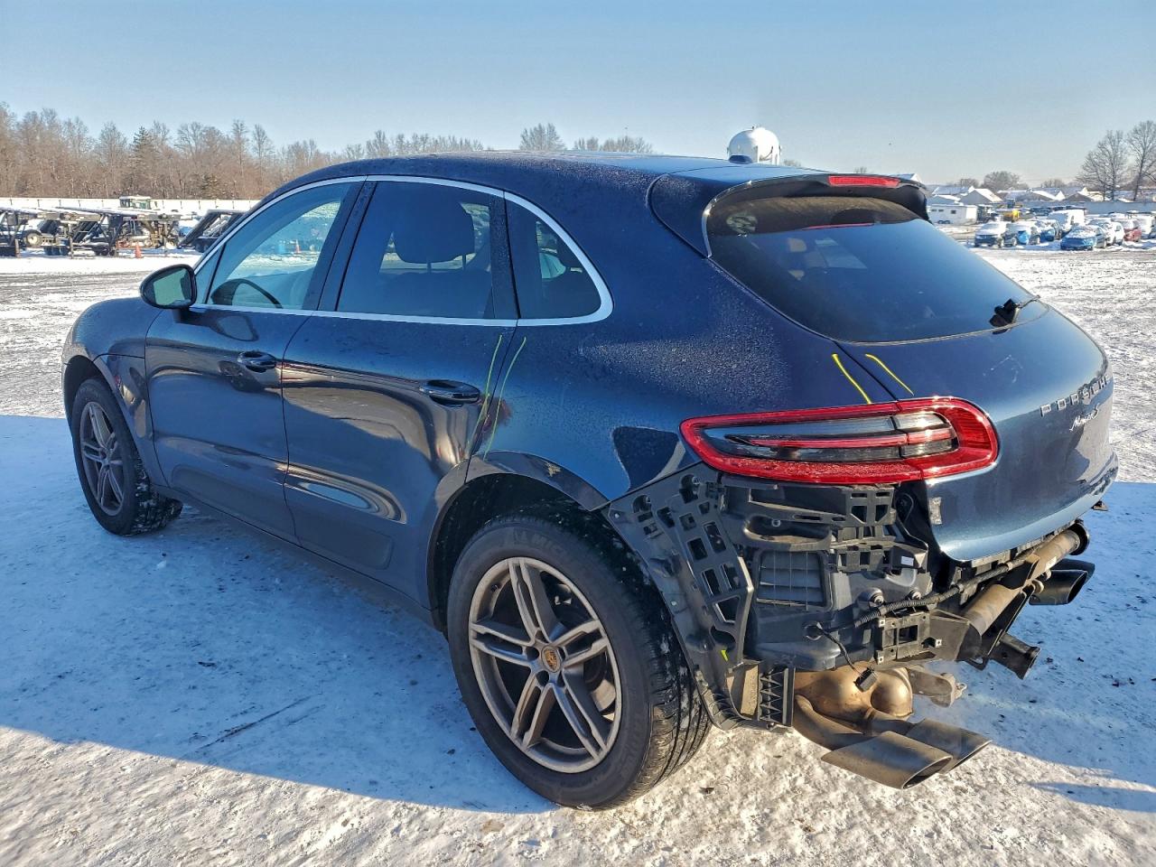 2016 PORSCHE MACAN S photo 2