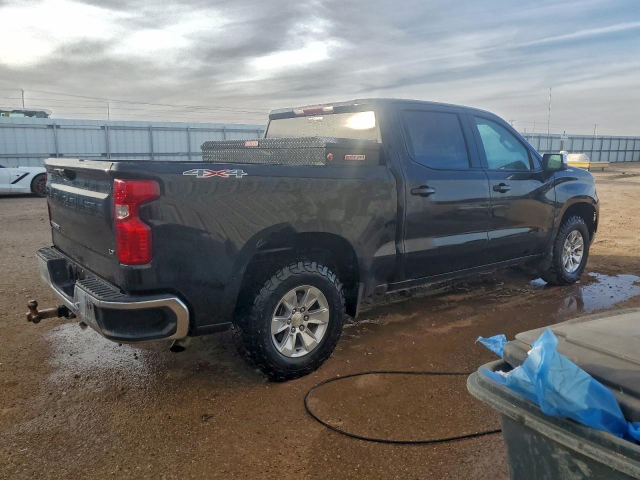 2023 CHEVROLET SILVERADO K1500 LT photo 3