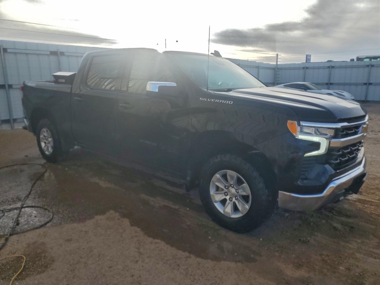 2023 CHEVROLET SILVERADO K1500 LT photo 4