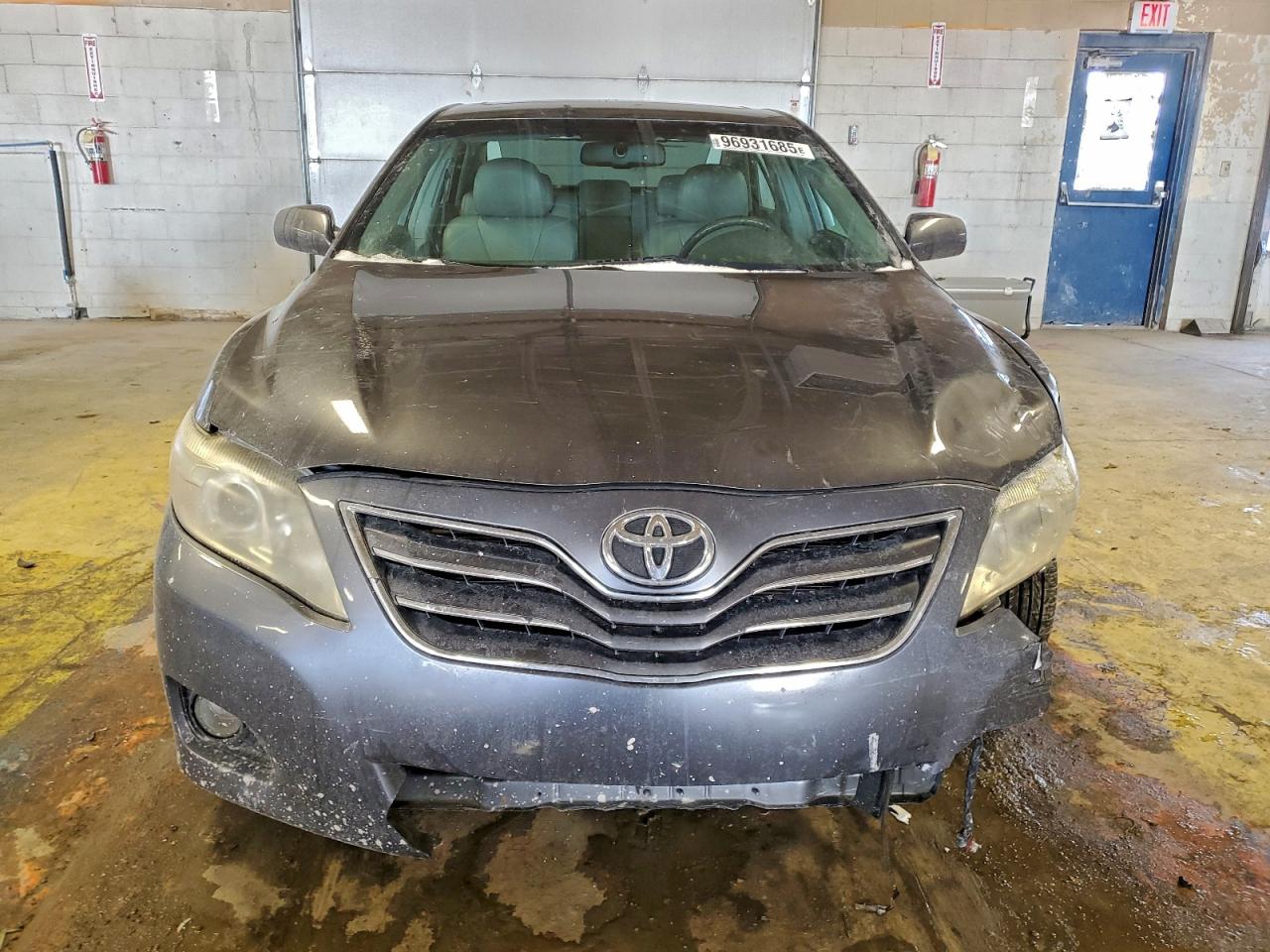 2011 TOYOTA CAMRY BASE photo 5