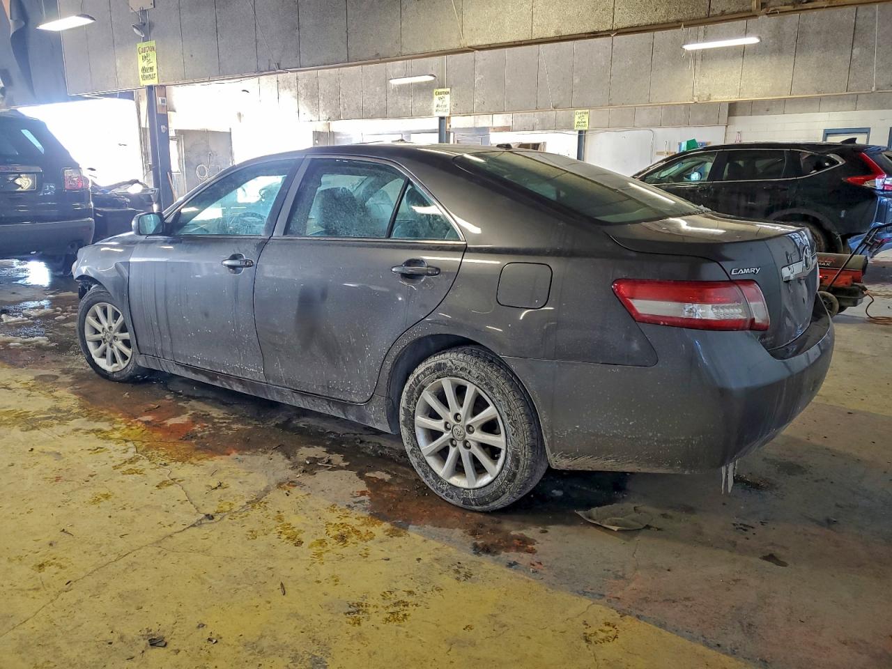 2011 TOYOTA CAMRY BASE photo 2