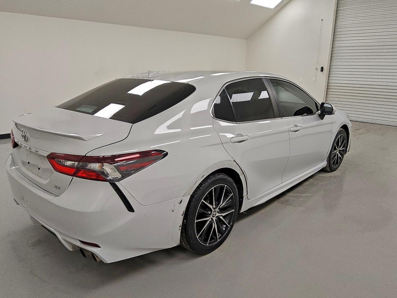 2023 TOYOTA CAMRY SE NIGHT SHADE photo 3