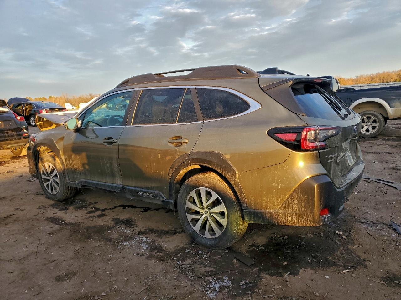 2023 SUBARU OUTBACK PREMIUM photo 2