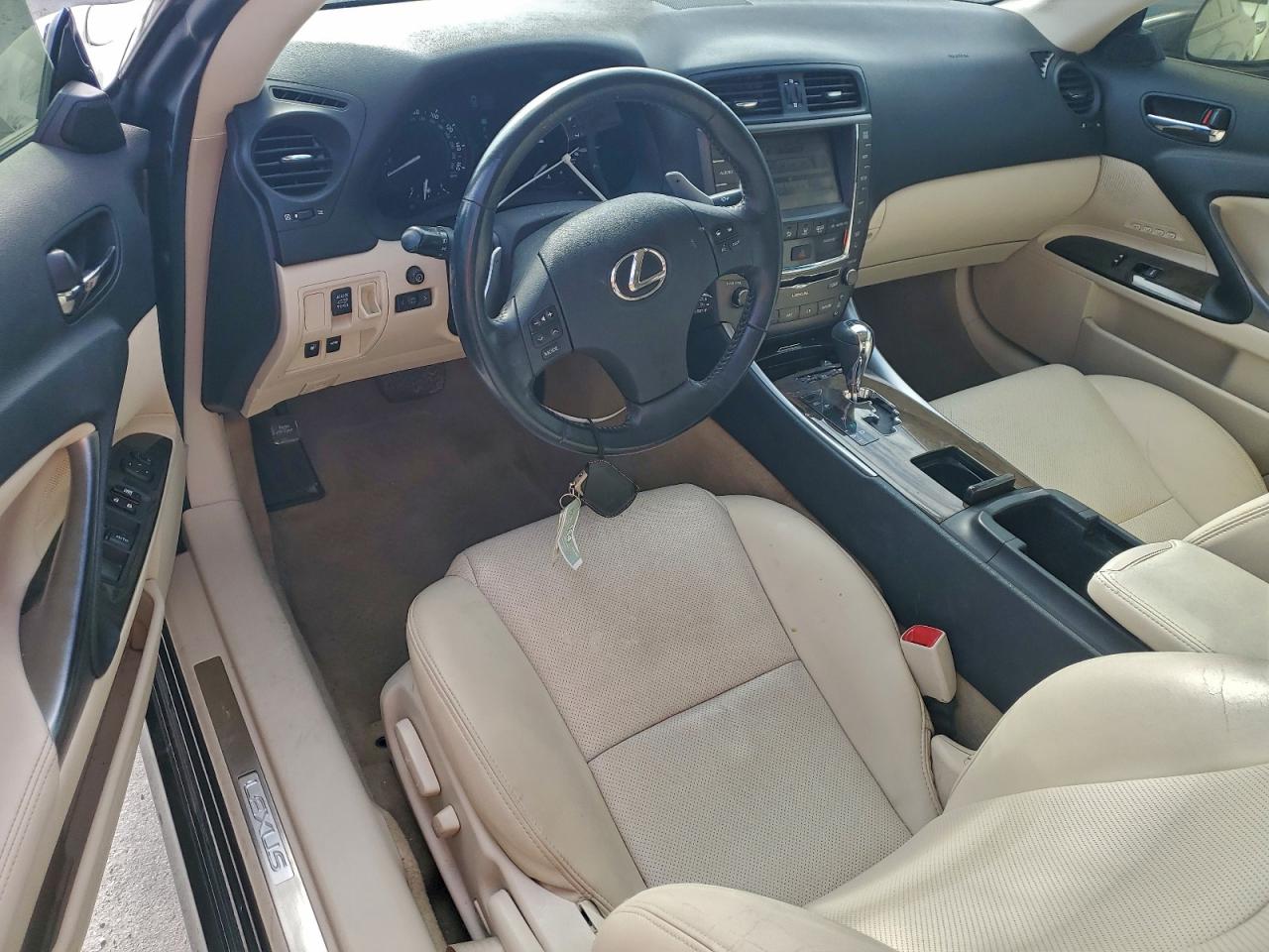 2010 LEXUS IS 350 photo 8