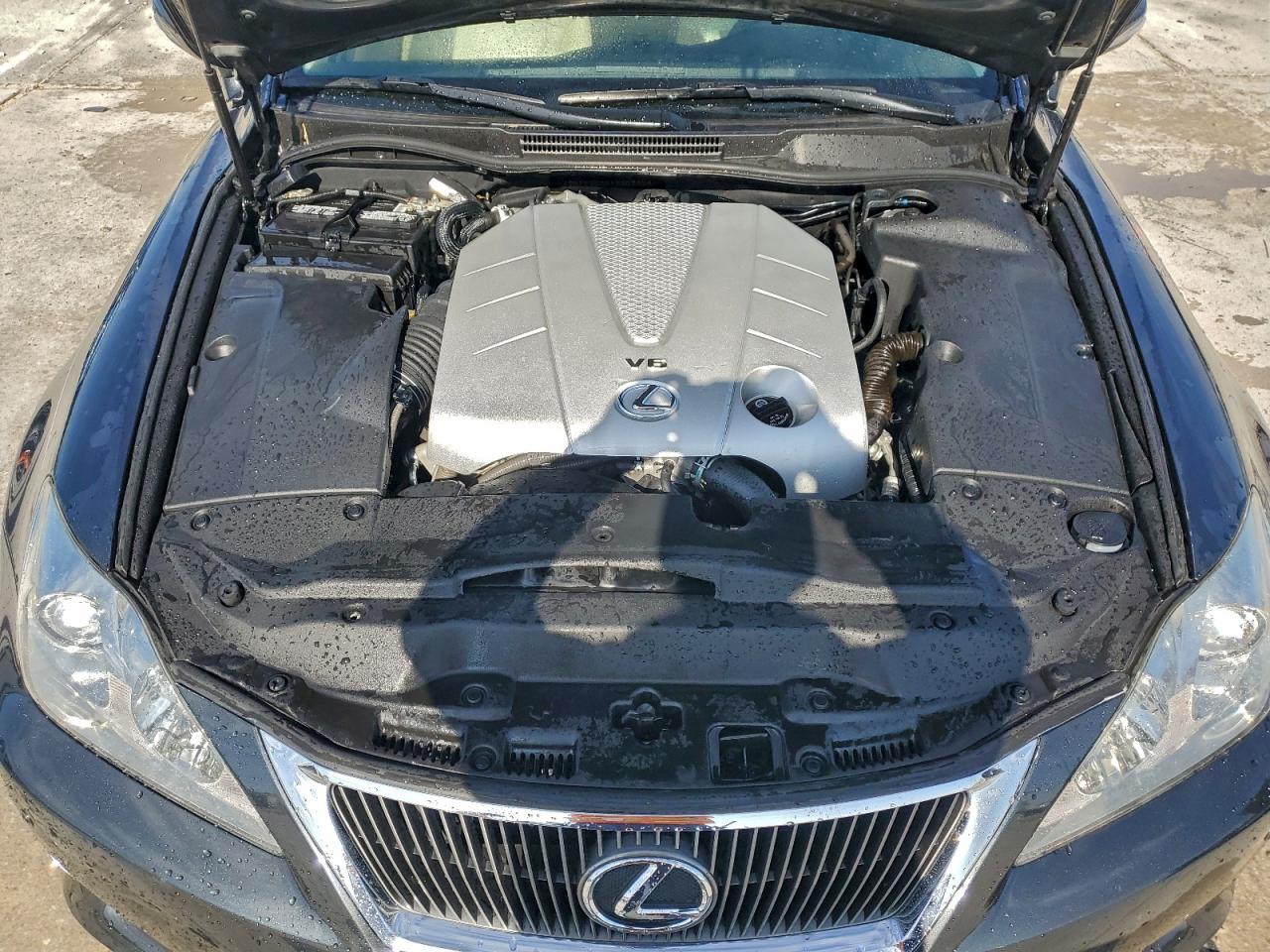 2010 LEXUS IS 350 photo 11