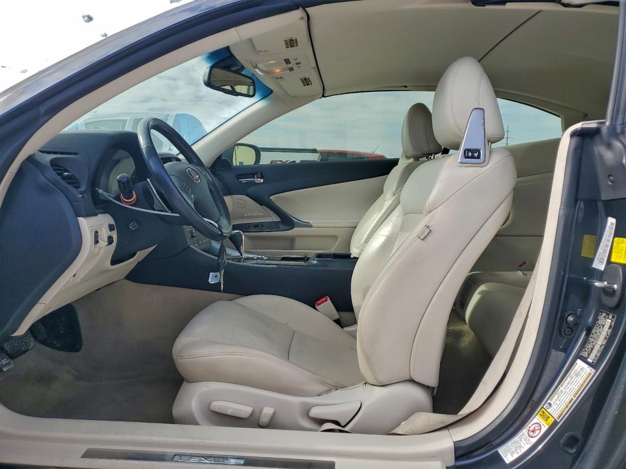 2010 LEXUS IS 350 photo 7