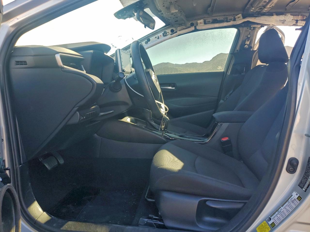 2021 TOYOTA COROLLA LE photo 7