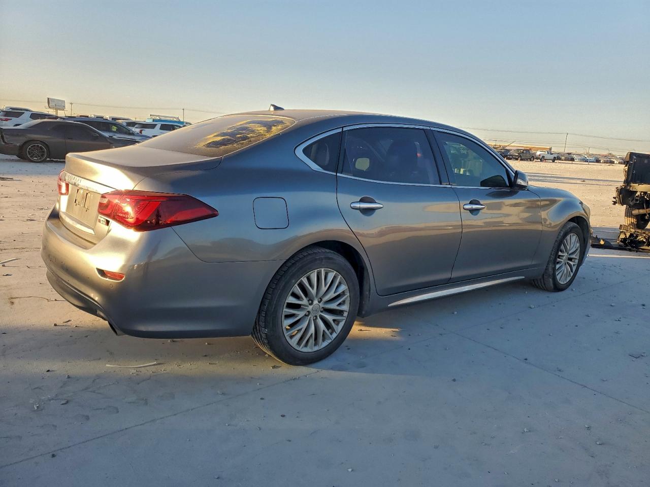 2015 INFINITI Q70L 3.7 photo 3