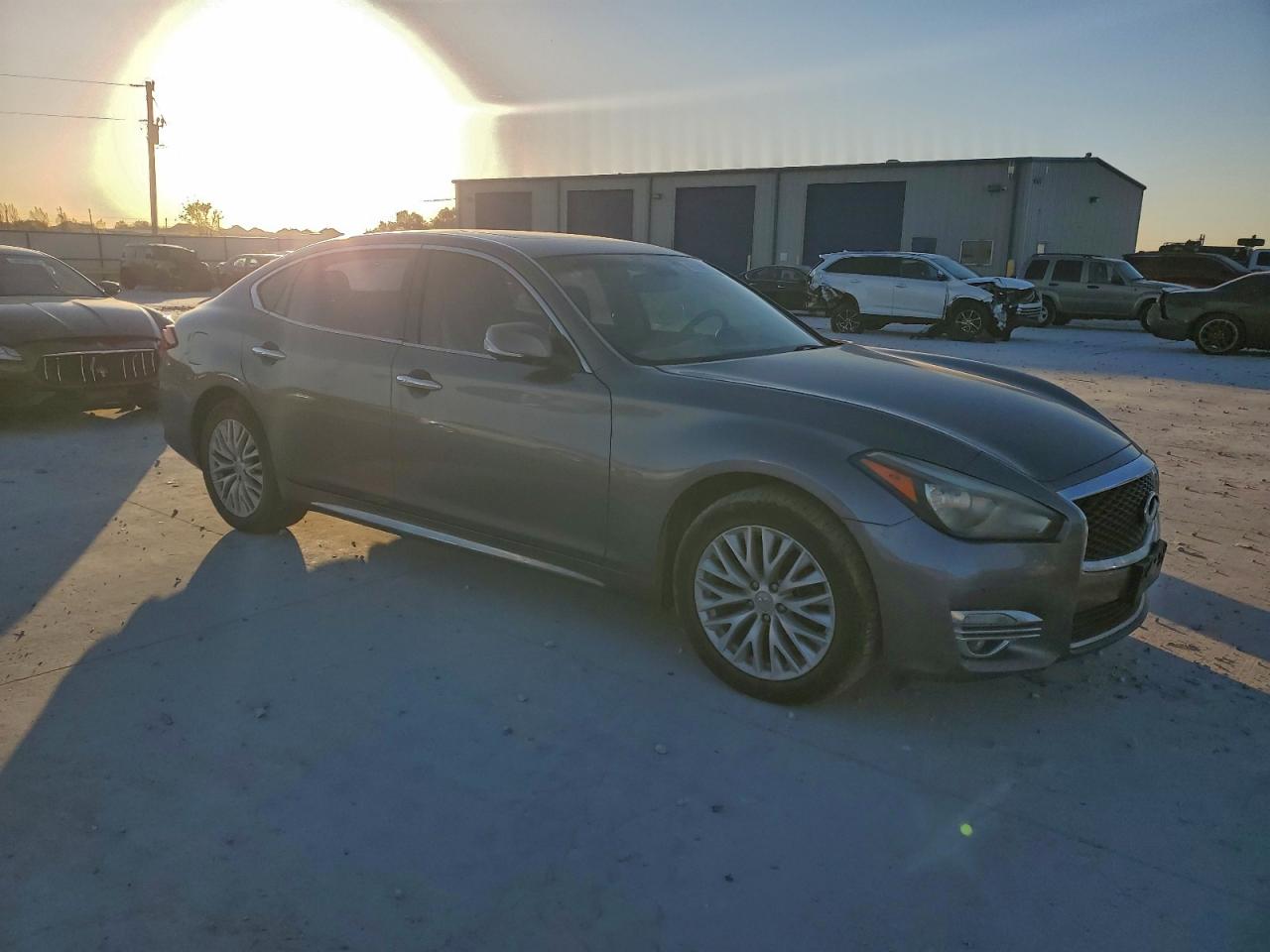 2015 INFINITI Q70L 3.7 photo 4