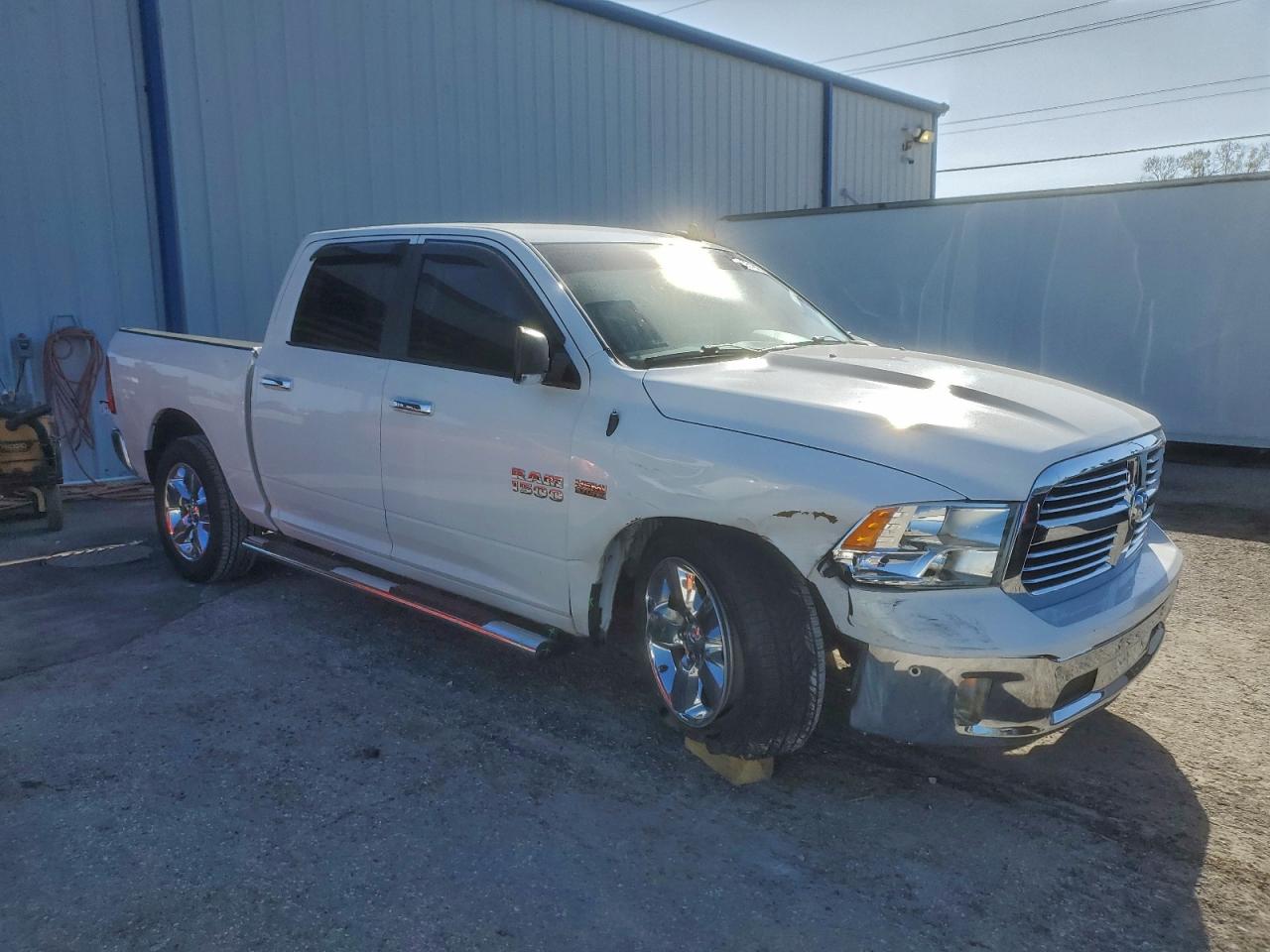 2017 RAM 1500 SLT photo 10