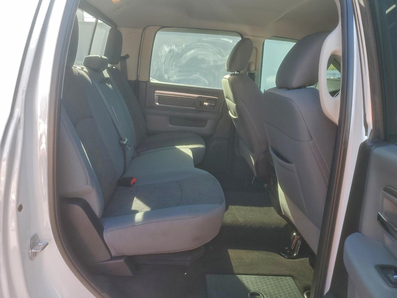 2017 RAM 1500 SLT photo 28