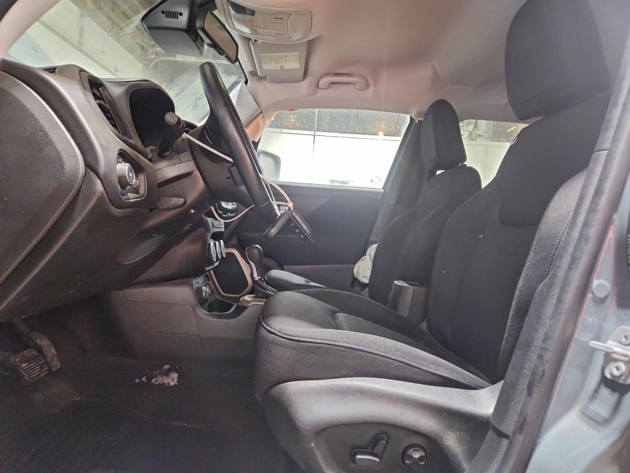 2017 JEEP RENEGADE LATITUDE photo 7