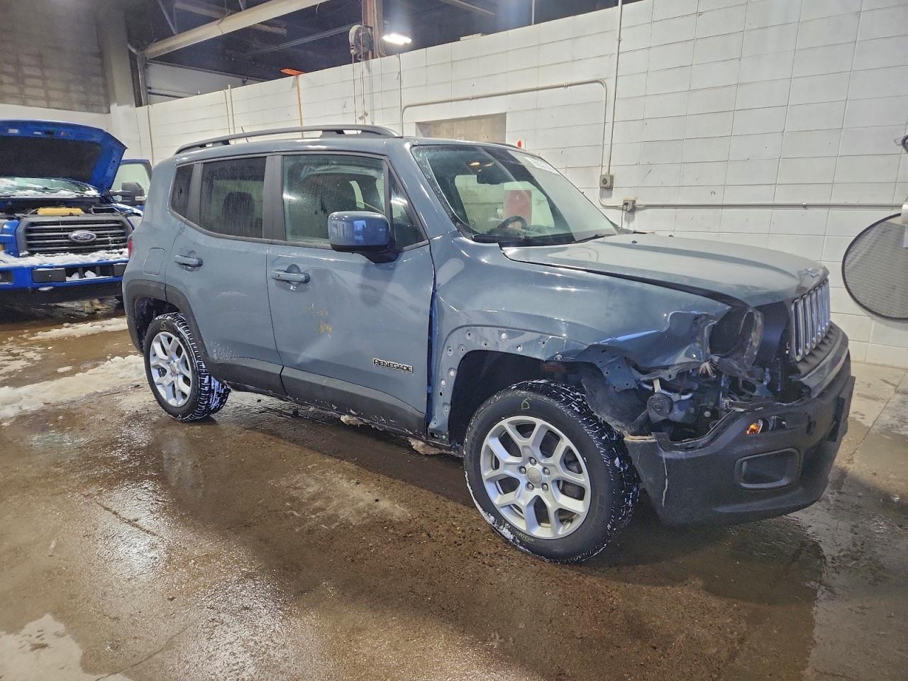 2017 JEEP RENEGADE LATITUDE photo 4