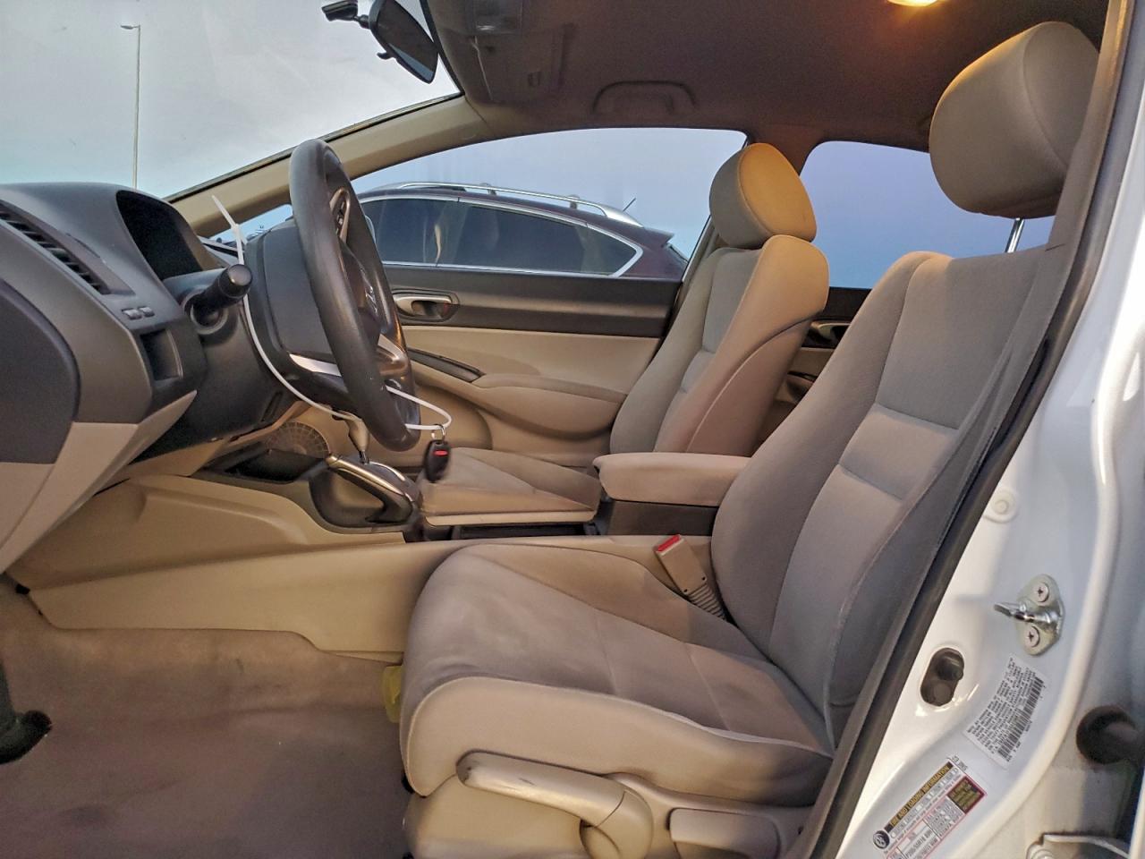 2010 HONDA CIVIC LX photo 7