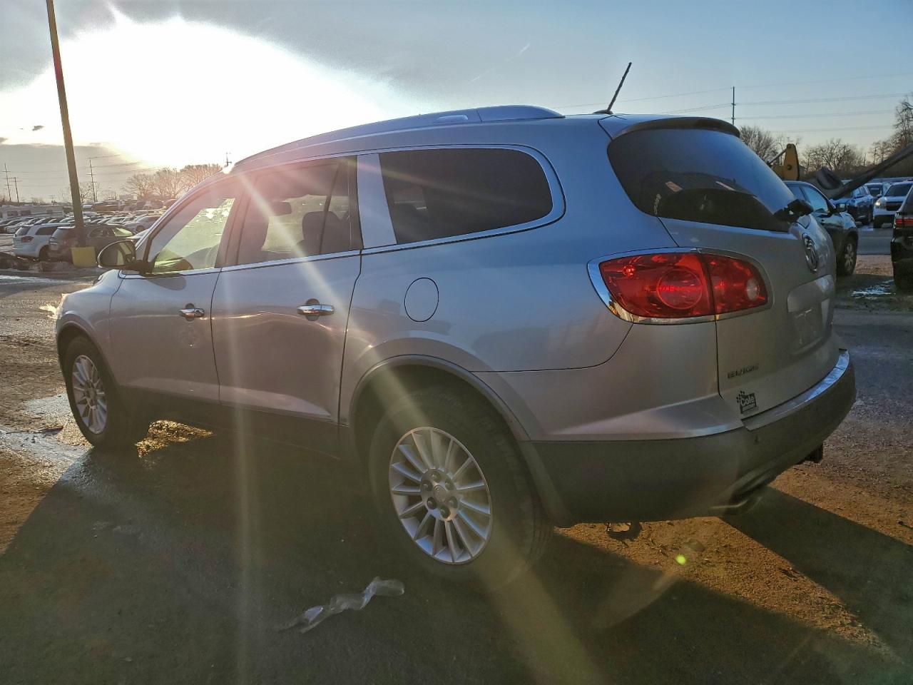 2011 BUICK ENCLAVE CXL photo 2