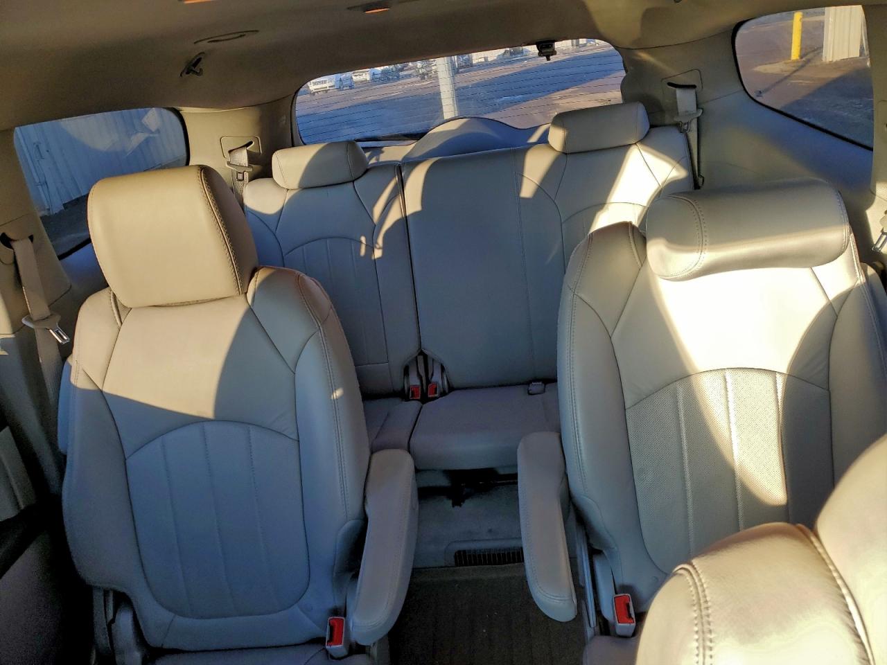2011 BUICK ENCLAVE CXL photo 10