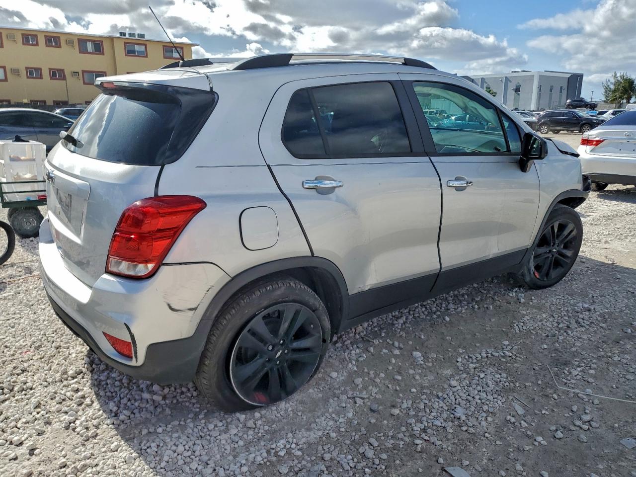 2019 CHEVROLET TRAX 1LT photo 3