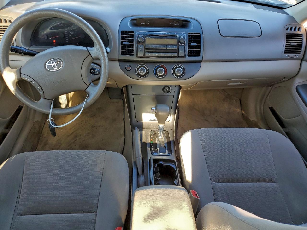 2005 TOYOTA CAMRY LE photo 8