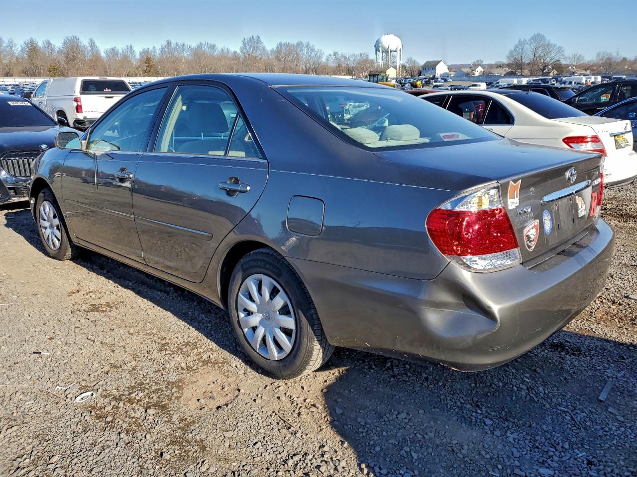 2005 TOYOTA CAMRY LE photo 2