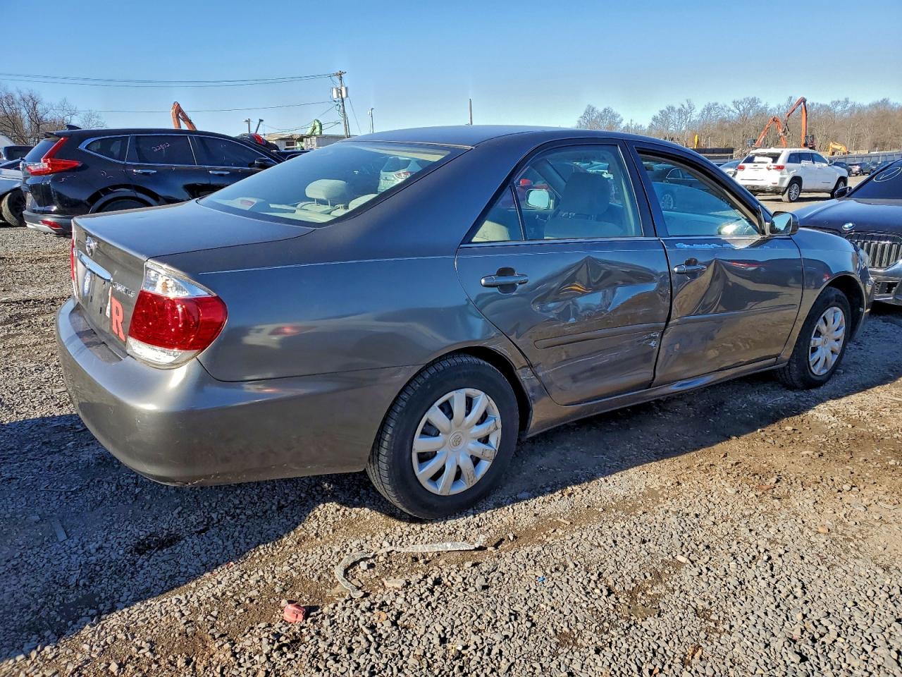 2005 TOYOTA CAMRY LE photo 3