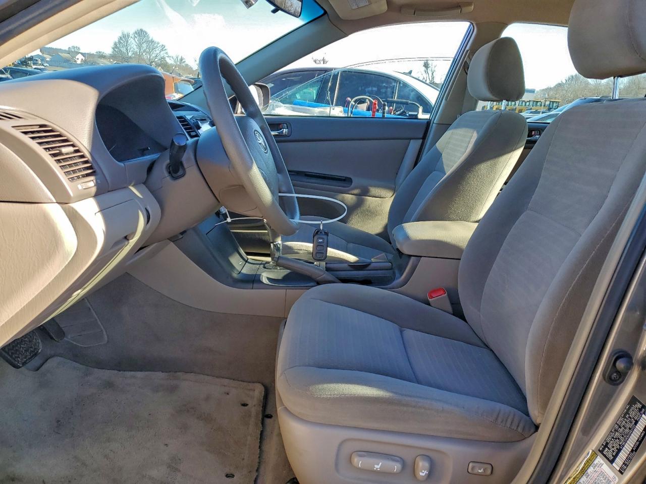 2005 TOYOTA CAMRY LE photo 7