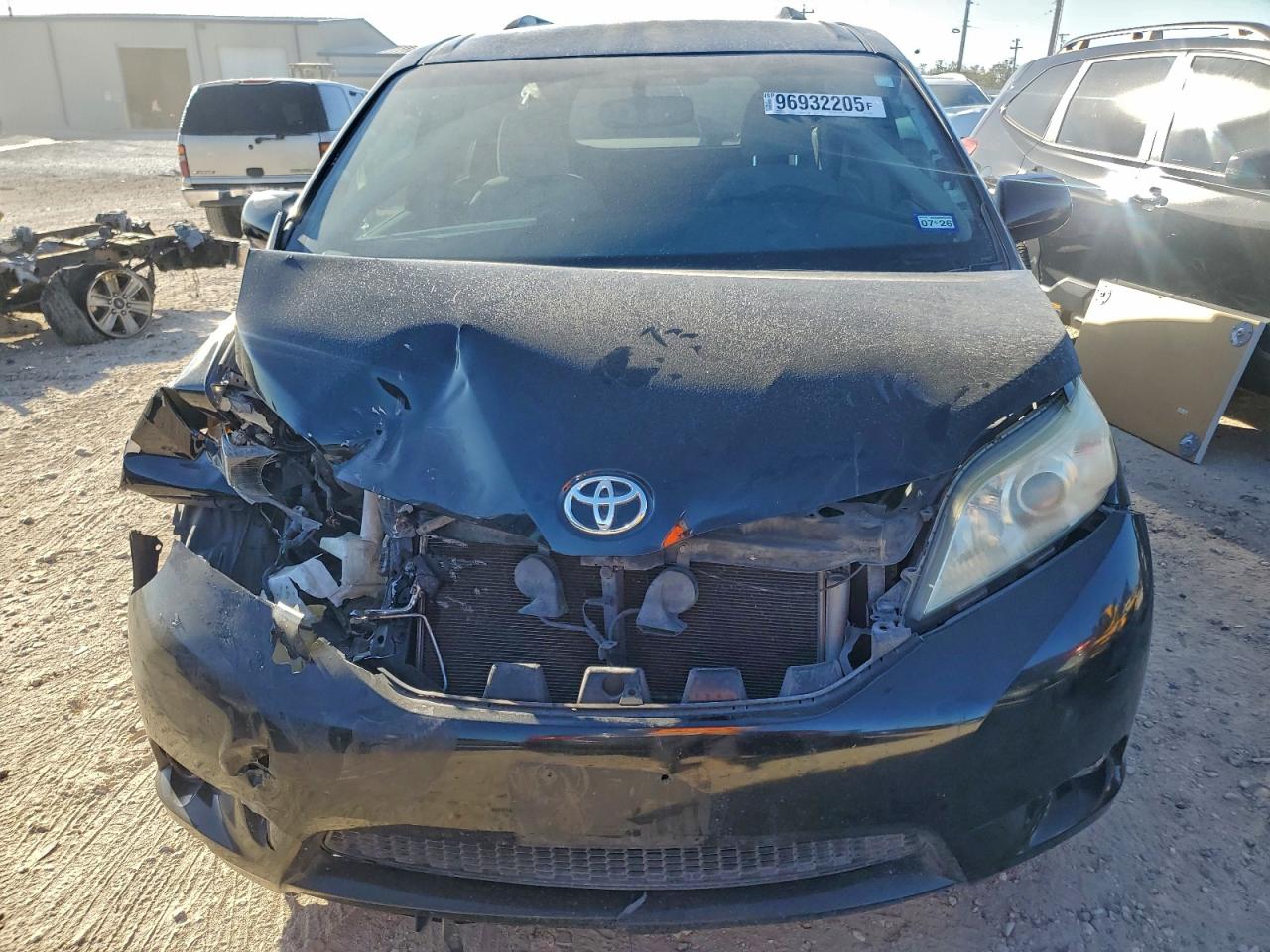 2016 TOYOTA SIENNA LE photo 5