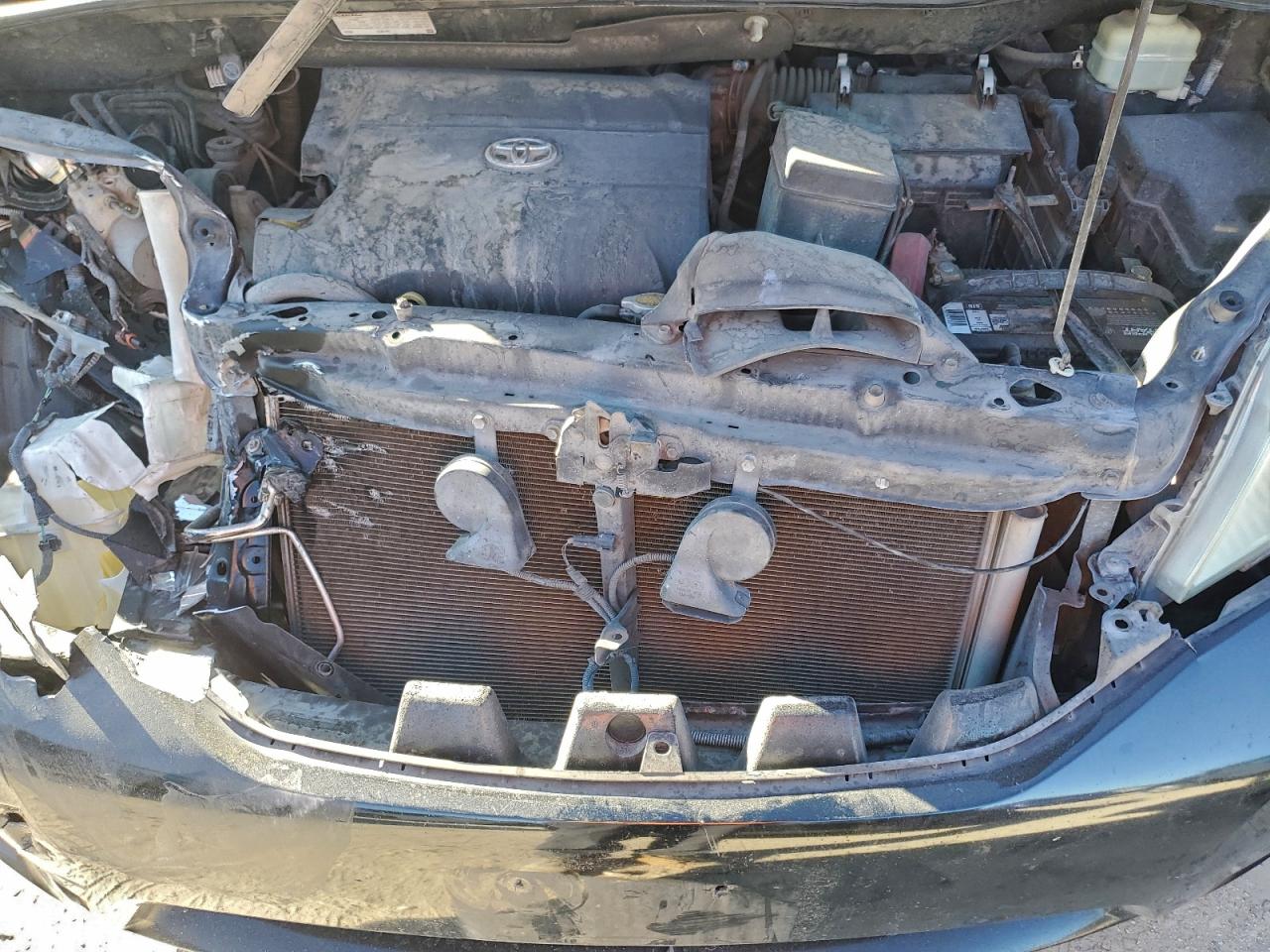 2016 TOYOTA SIENNA LE photo 12