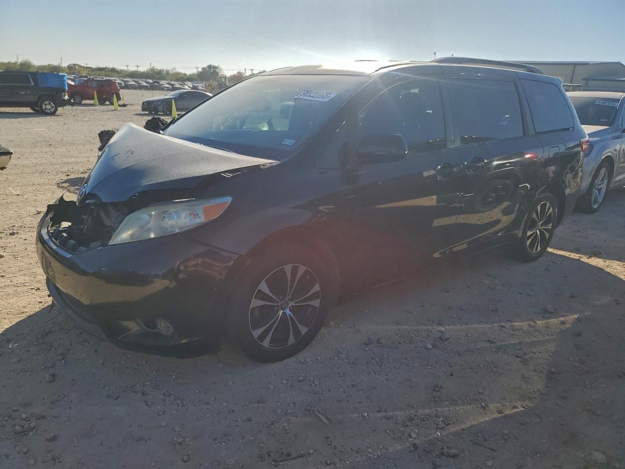 2016 TOYOTA SIENNA