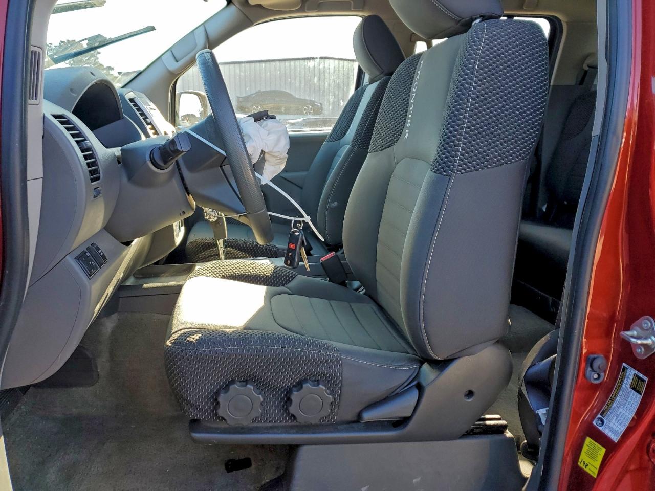 2018 NISSAN FRONTIER S photo 7