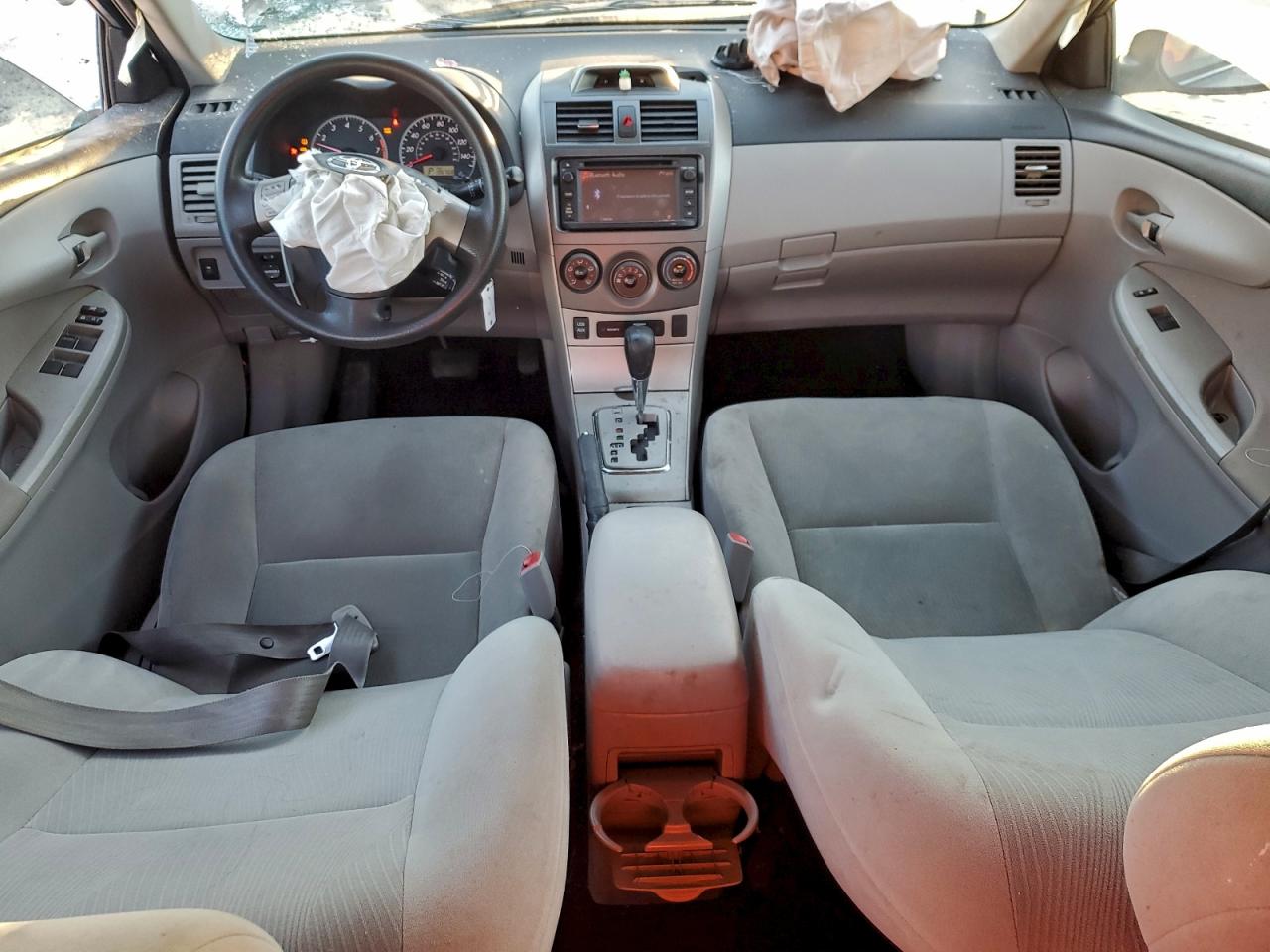 2013 TOYOTA COROLLA BASE photo 8