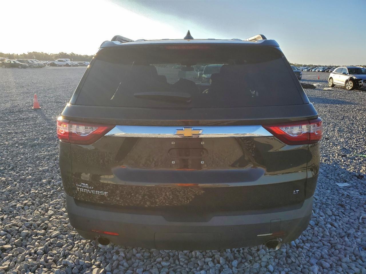 2019 CHEVROLET TRAVERSE LT photo 6