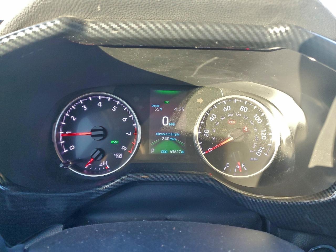 2021 TOYOTA RAV4 XLE photo 9