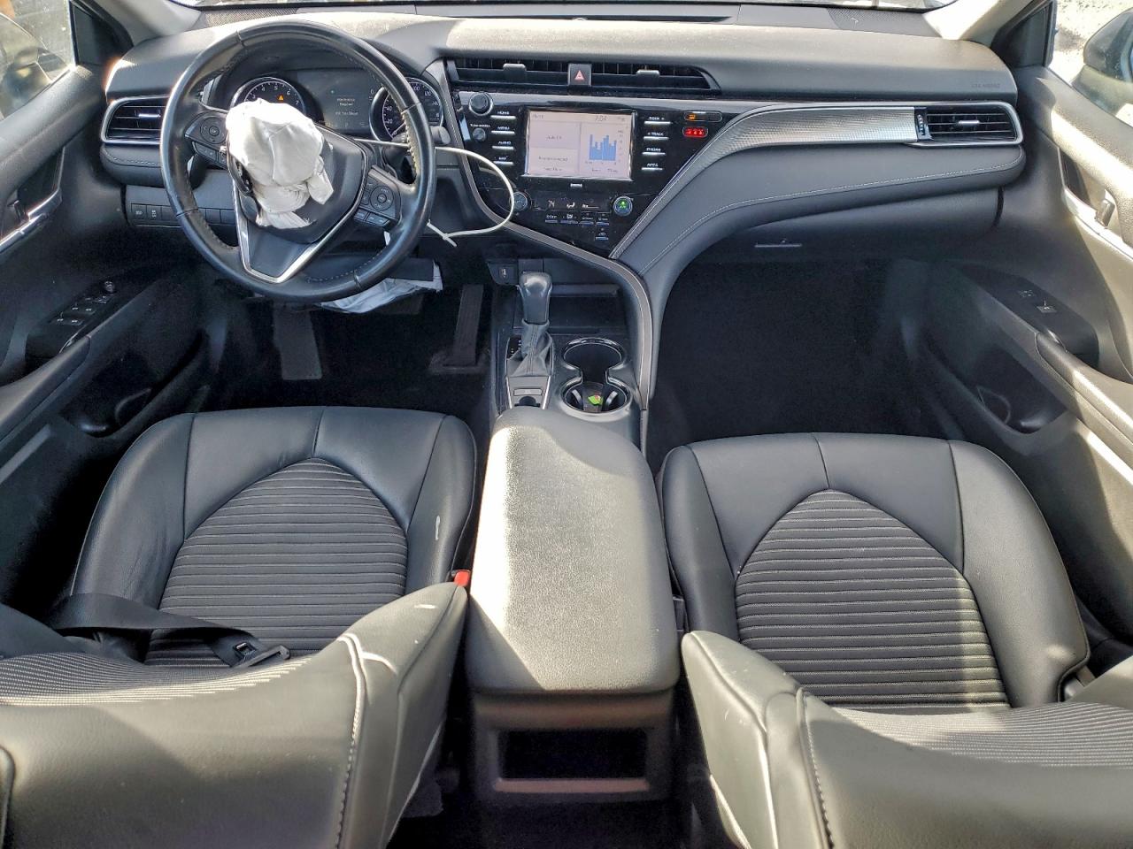 2020 TOYOTA CAMRY SE photo 8